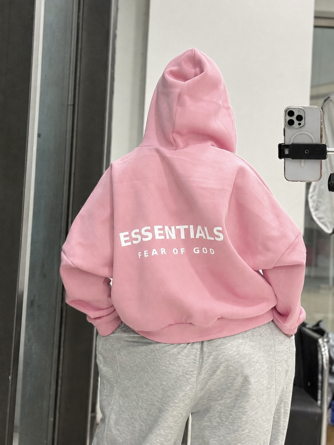 سویشرت صورتیEssentials