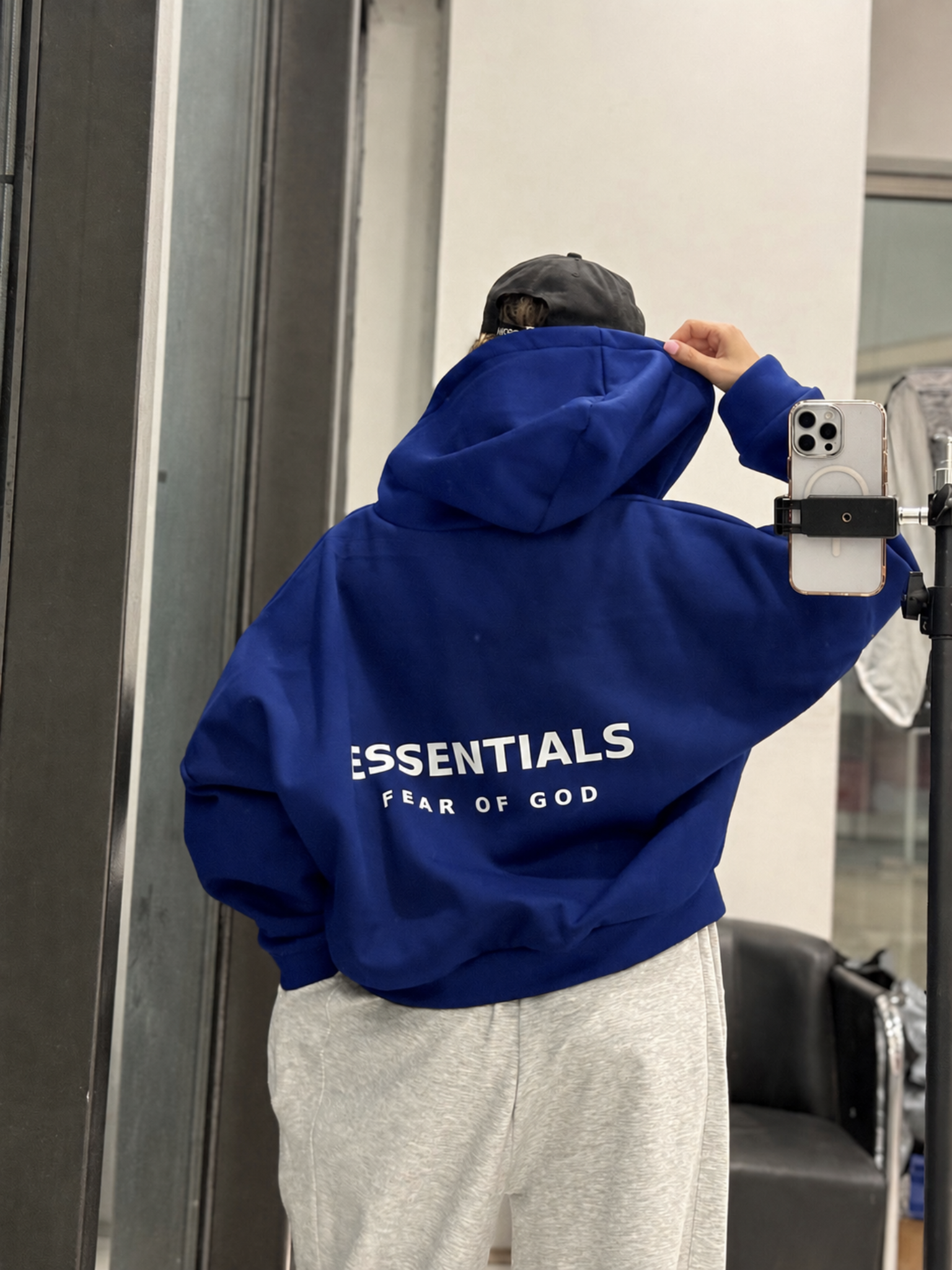 سویشرت کاربنیessentials
