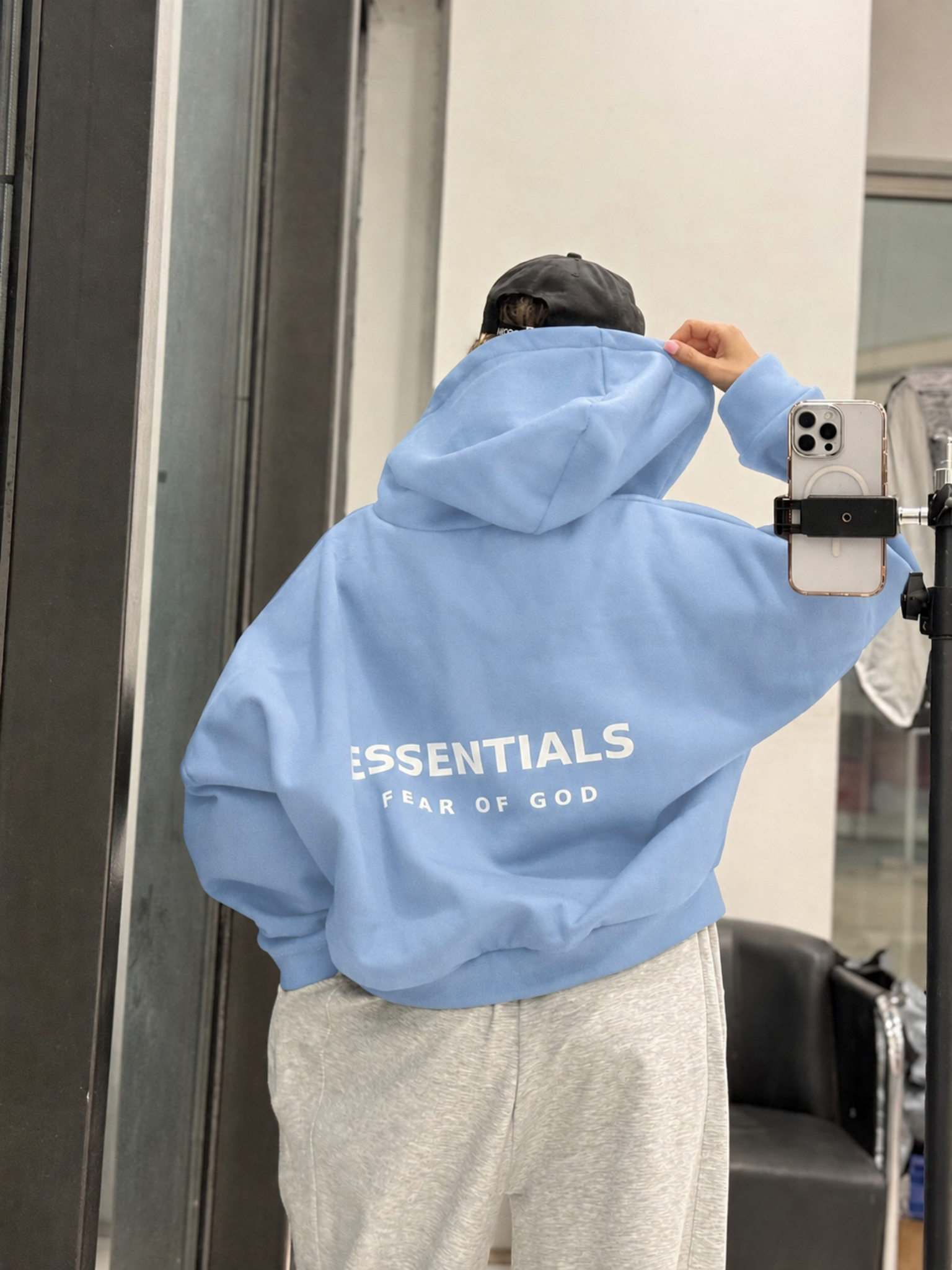 سویشرت آبیessentials